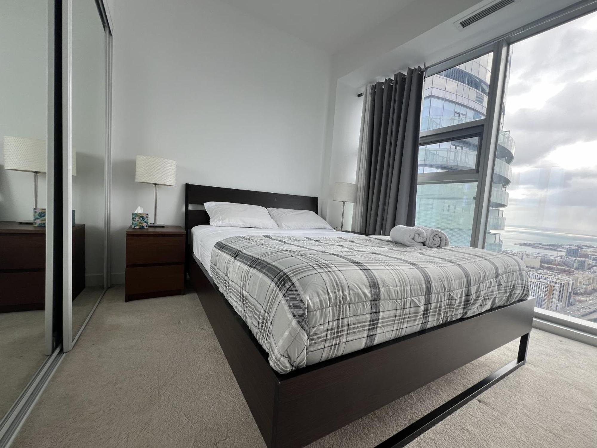 Grand Royal Suites Toronto Buitenkant foto